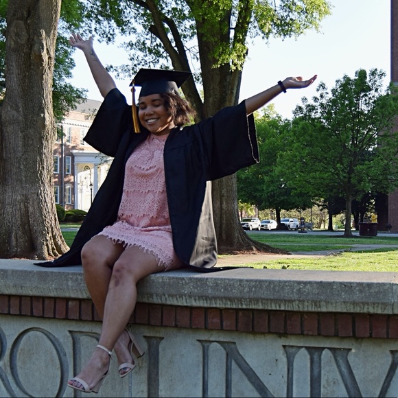 Meet your Posher, Sarah Beth - Picture 2 of 3